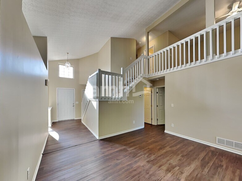 Building Photo - 5444 Winchester Cathedral Dr
