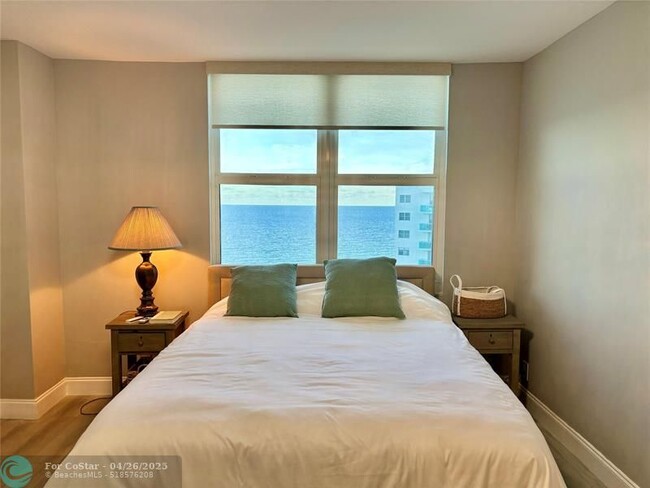 Building Photo - 3725 S Ocean Dr