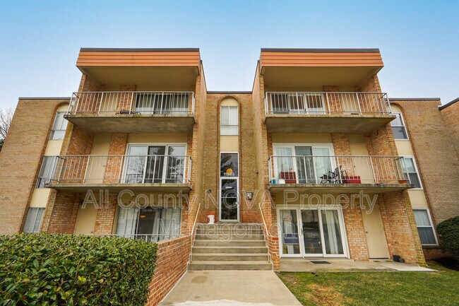 Primary Photo - 11923 Parklawn Dr