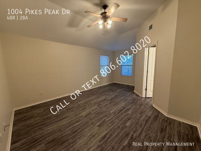 Building Photo - 1004 Pikes Peak Dr