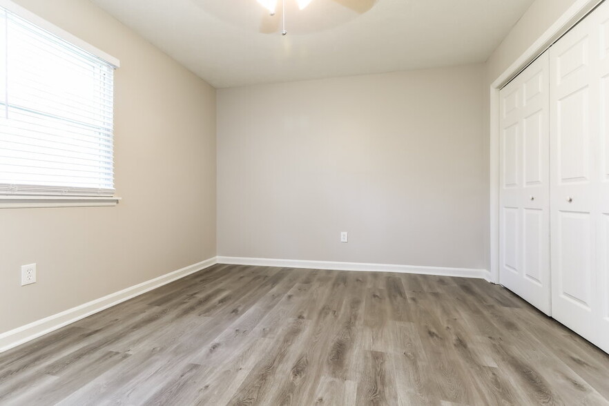 Building Photo - 2194 Cherokee Valley Cir