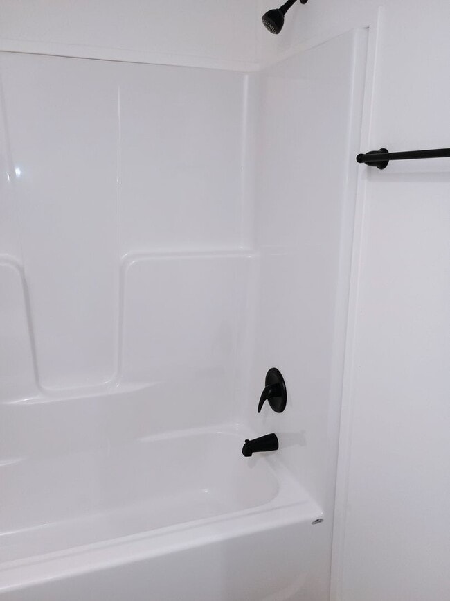 Building Photo - 55 and older Golf Course Community 3 bed 2 bath New build