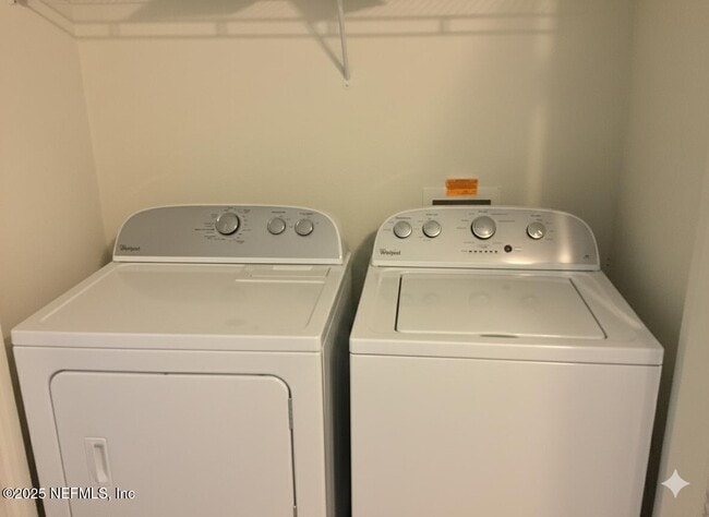 Building Photo - 5933 Bartram Village Dr