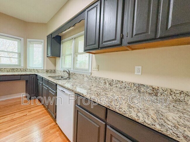 Building Photo - 741 Victorian Pl