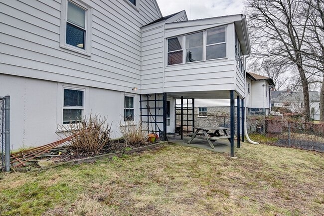 Building Photo - 317 Elmwood Ave