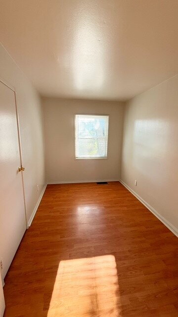 Building Photo - WESTSIDE - 3 BEDROOM RANCH HOME AVAILABLE NOW!