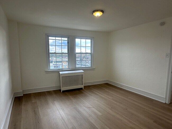 Building Photo - Bright 1 Bed Apartment- Upper Darby