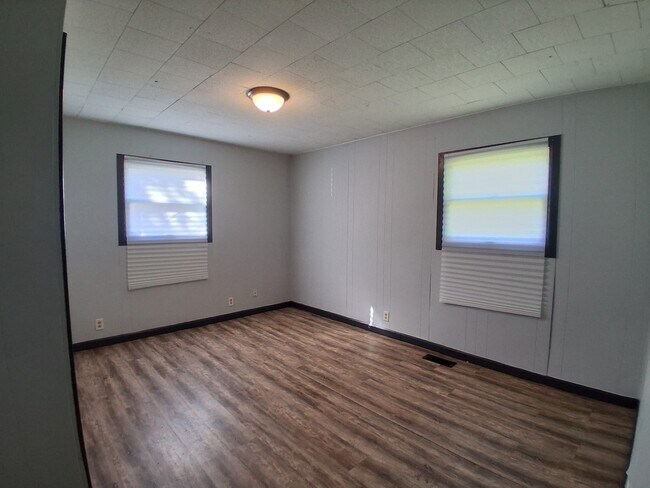 Building Photo - 1112 Glenwood Dr