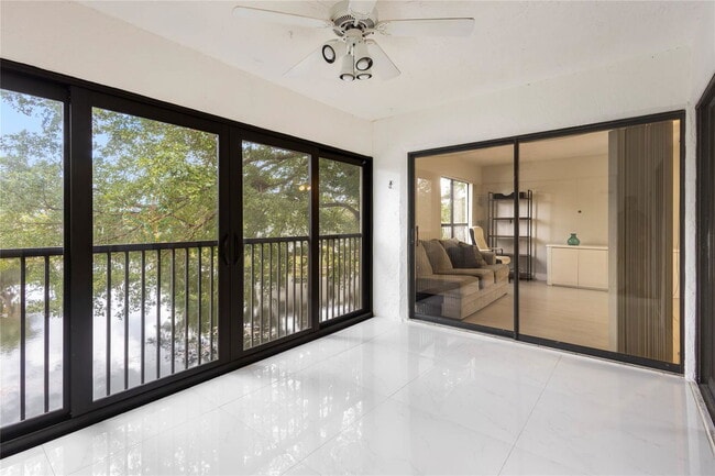 Building Photo - 3167 Cocoplum Cir