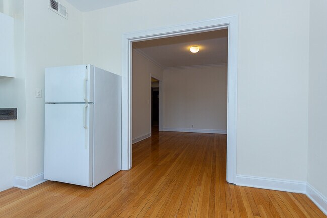 Building Photo - 346 Park Ave