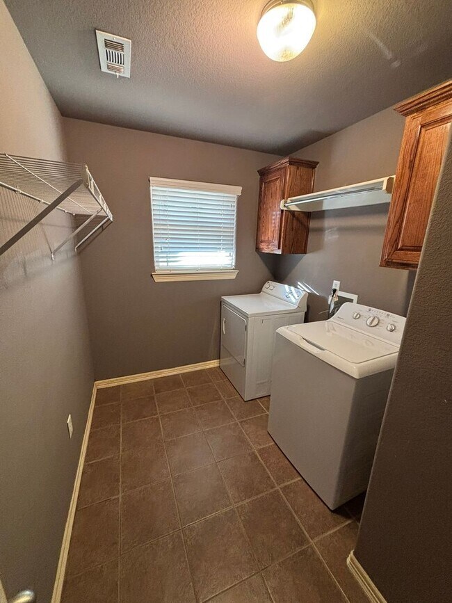 Building Photo - Fall Into Your New Home with a $500 Gift from Us!