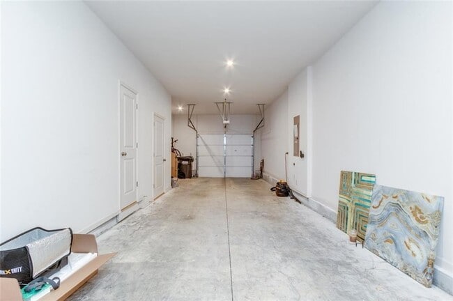 Building Photo - 912 Brees Ct