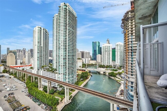 Primary Photo - 690 SW 1st Ct