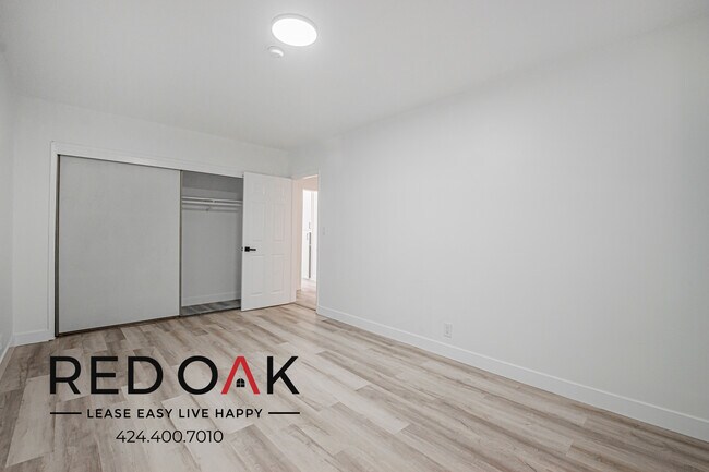 Building Photo - 230 N Grand Ave