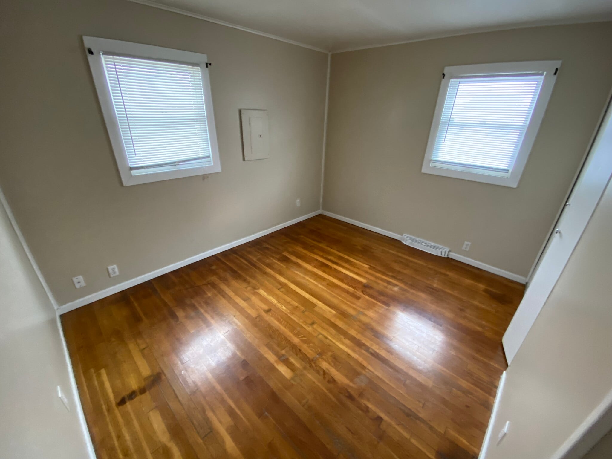 Building Photo - 2104 Panama St