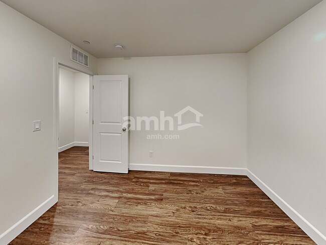 Building Photo - 299 Cape Seville Pl