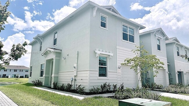 Building Photo - 538 Rivergrass St