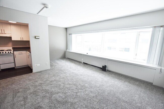 Building Photo - 555 E William St