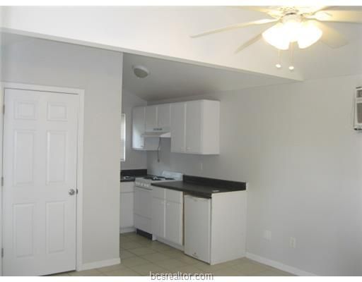 Building Photo - 500 Nagle St