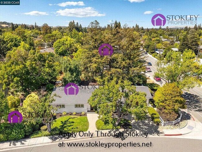Building Photo - 1806 Lynvale Ln