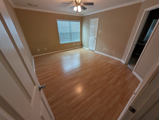 Building Photo - 29222 Legends Green Dr