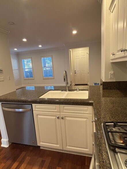 Building Photo - 1317 Corte Alemano