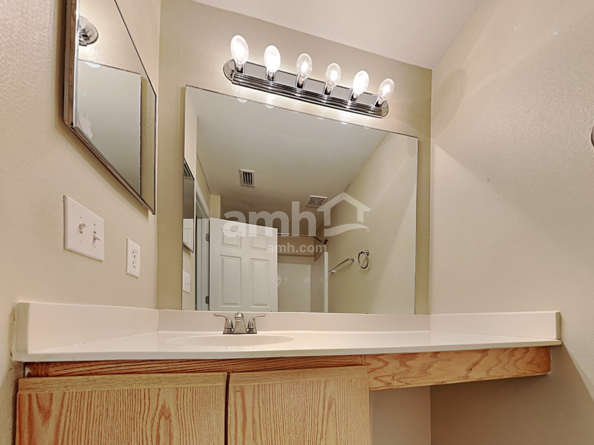 Building Photo - 24746 Mary Beth Ct