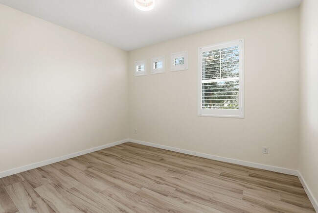 Building Photo - Stunning Queen Creek Home – Modern Comfort...