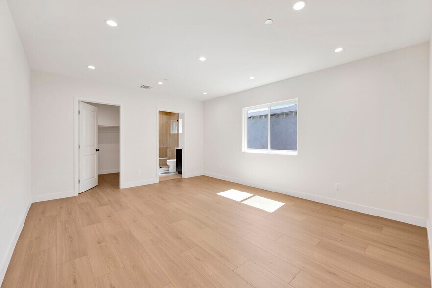 Building Photo - 6712 St Clair Ave