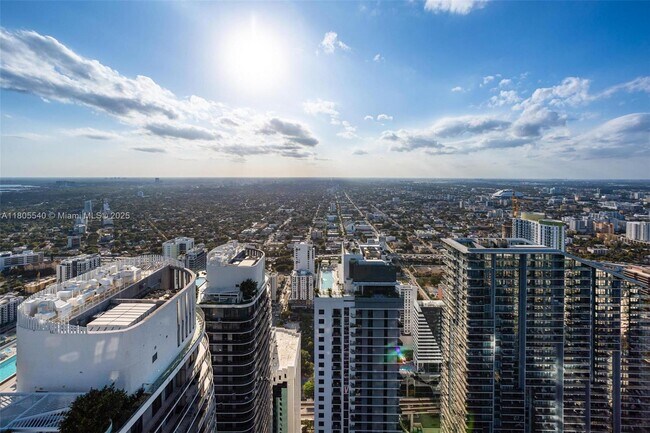 Building Photo - 801 S Miami Ave