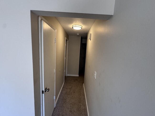 Building Photo - 12800 SW Allen Blvd