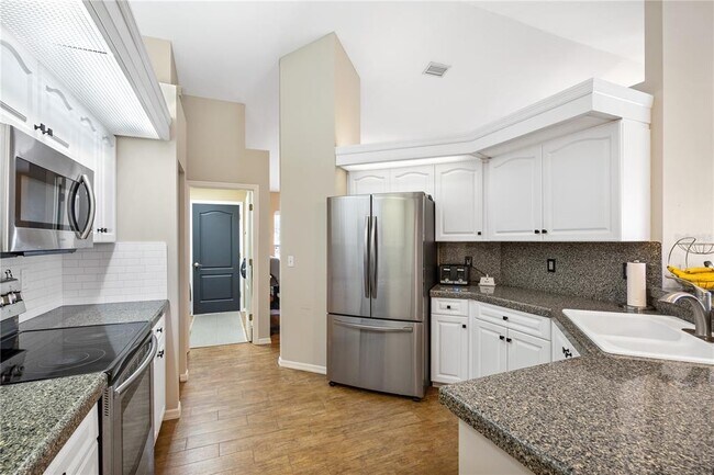 Building Photo - 5828 Sandy Pointe Dr