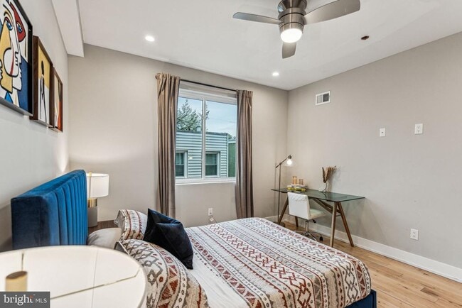 Building Photo - 1514 S Bambrey St