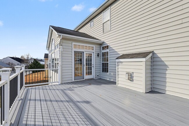 Building Photo - Spacious 5-Bedroom Fredericksburg Home with Flexible Living & Over 3,500 Sq Ft