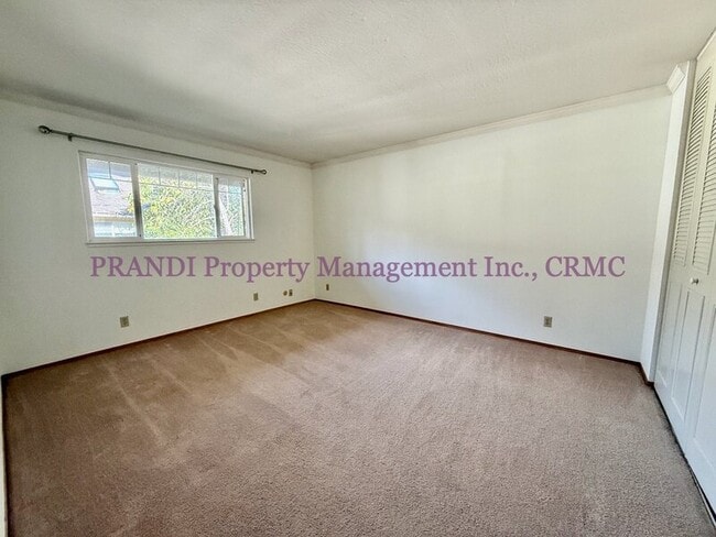 Building Photo - 31 Porteous Ave