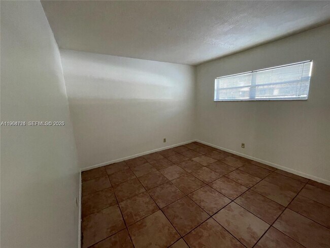 Building Photo - 4200 NW 3rd Ct