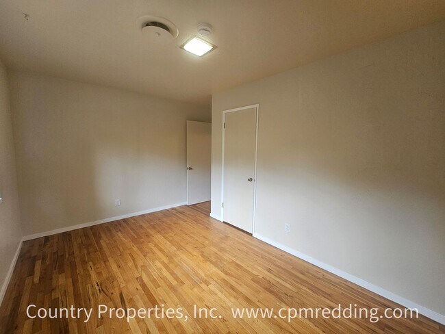 Building Photo - 4-Bedroom in the Garden Tract with Shop & ...