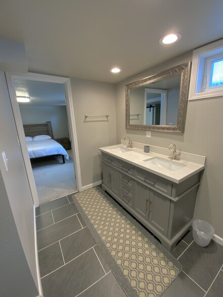 En suite - 237 Fair Park Dr