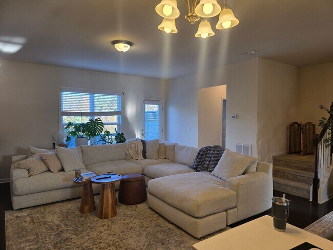 Building Photo - 4BR/3.5BA with 2-Car Garage! Available February 2026