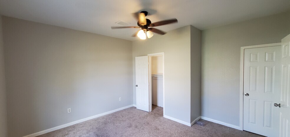 Nice Closet - 16513 W Sandy Meadows Dr