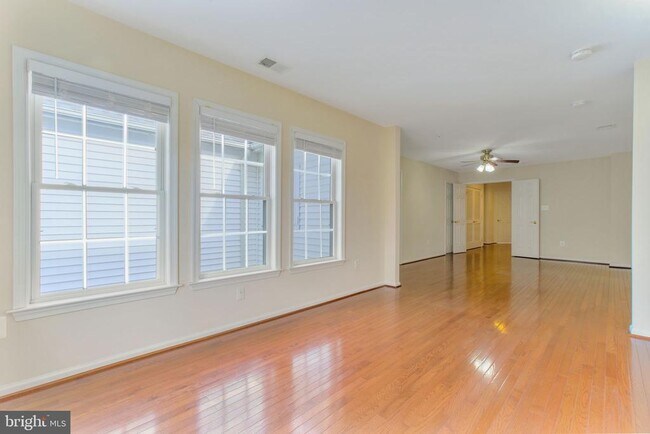 Building Photo - 725 Ridgemont Ave