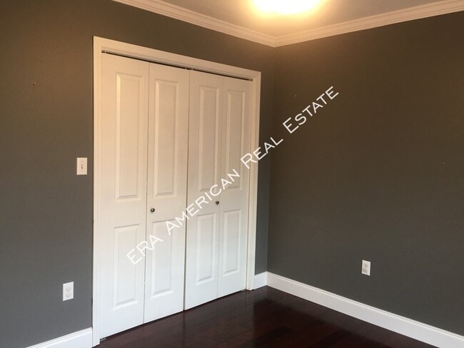 Building Photo - 53 Hillcrest Dr