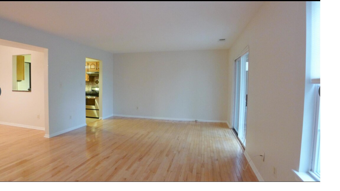 Building Photo - 186 Vista Dr