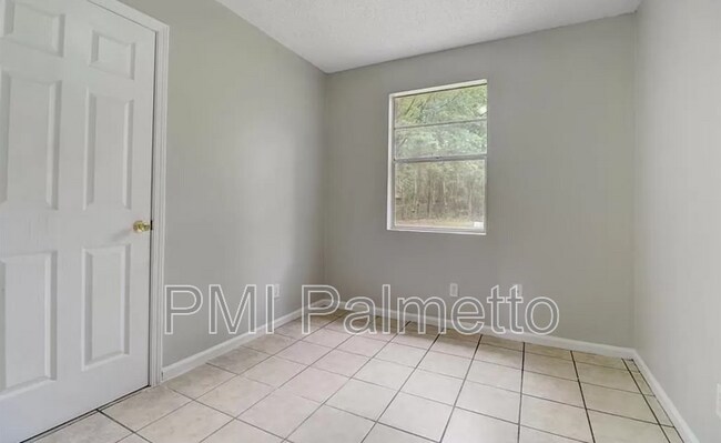 Building Photo - 329 Saddlefield Rd