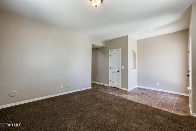 Building Photo - 5525 Valley Cedar Dr