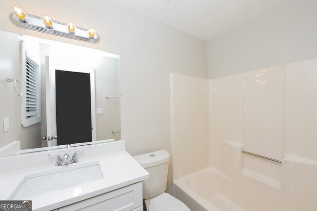 Building Photo - 418 Hearth Pl NW