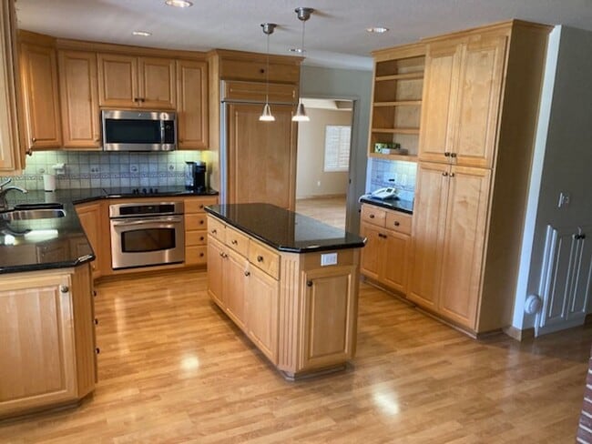 Building Photo - Rare Willow Glen Gem: Spacious 4BR Family Compound on a 9,000+ Sq. Ft. Lot