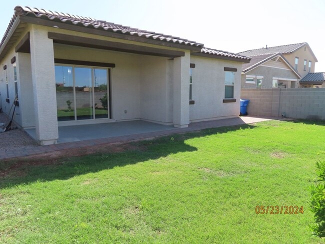 Building Photo - Beautiful 4 Bedroom 3 Bath Home in Gated C...