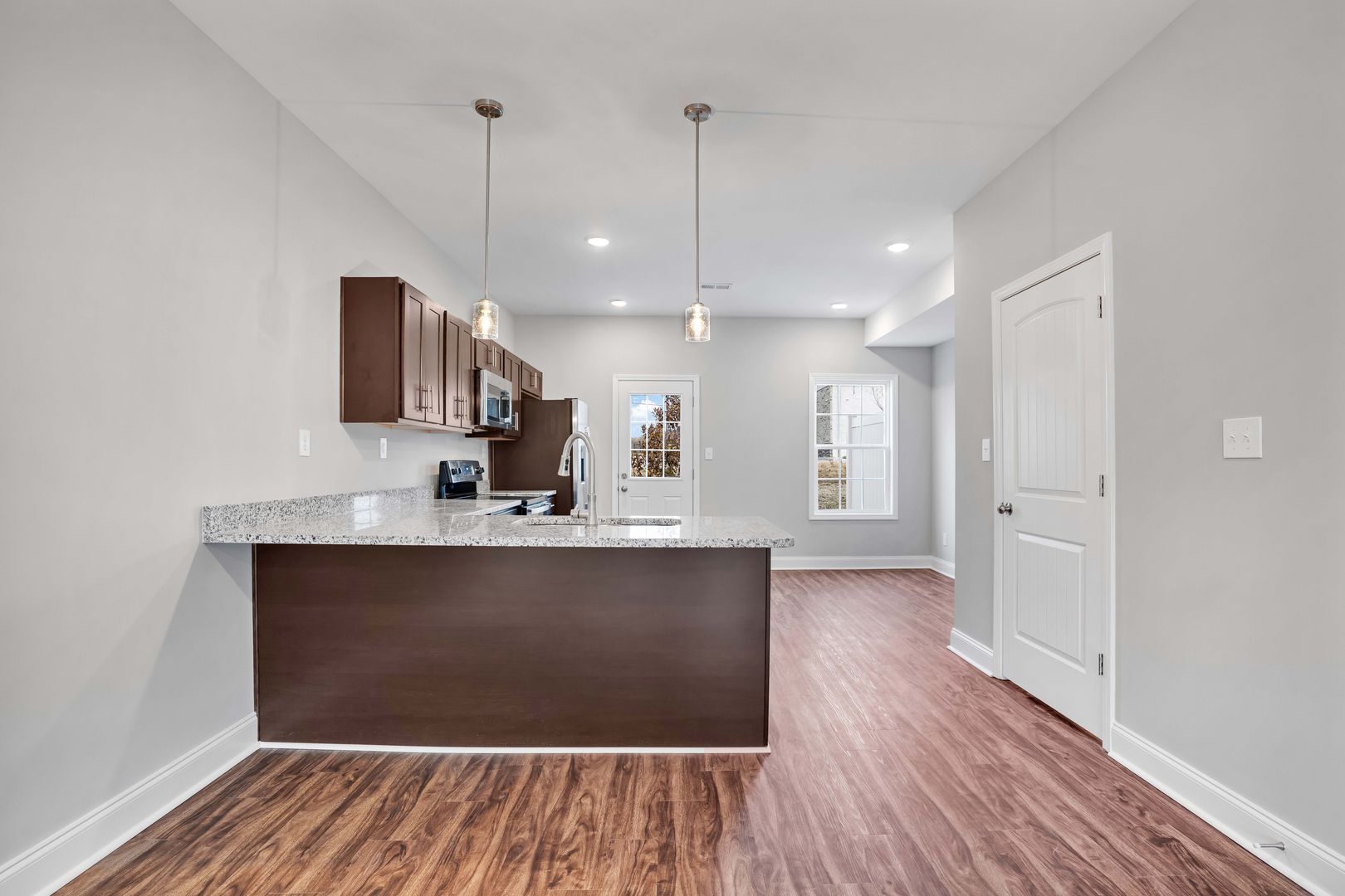 Building Photo - 541 New S Dr