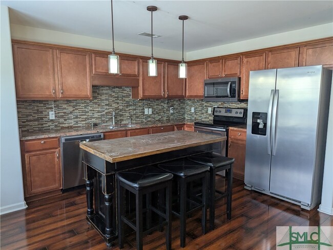 Building Photo - 325 Windmill Dr